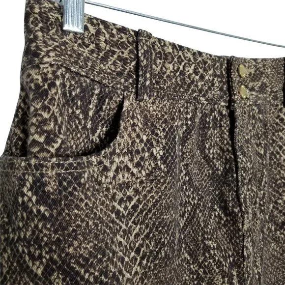 Chaps NWT Size 12 Skirt Knee Snake Reptile Print Stretch Denim Pockets Brown - Picture 5 of 7